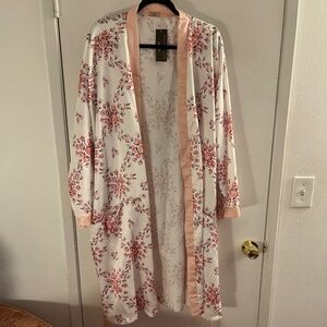 NWT Morgan Lane x Fabfitfun robe